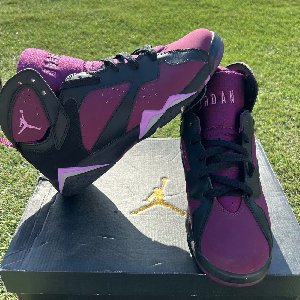 NIKE AIR JORDAN RETRO MULBERRY 7's